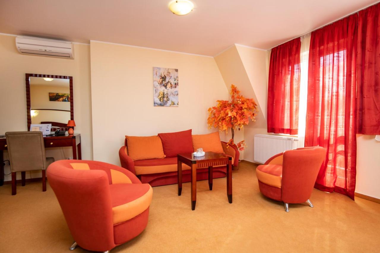 Hotel Boss زيلينا المظهر الخارجي الصورة
