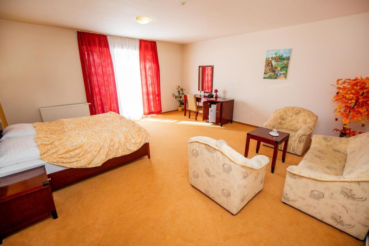 Hotel Boss زيلينا المظهر الخارجي الصورة