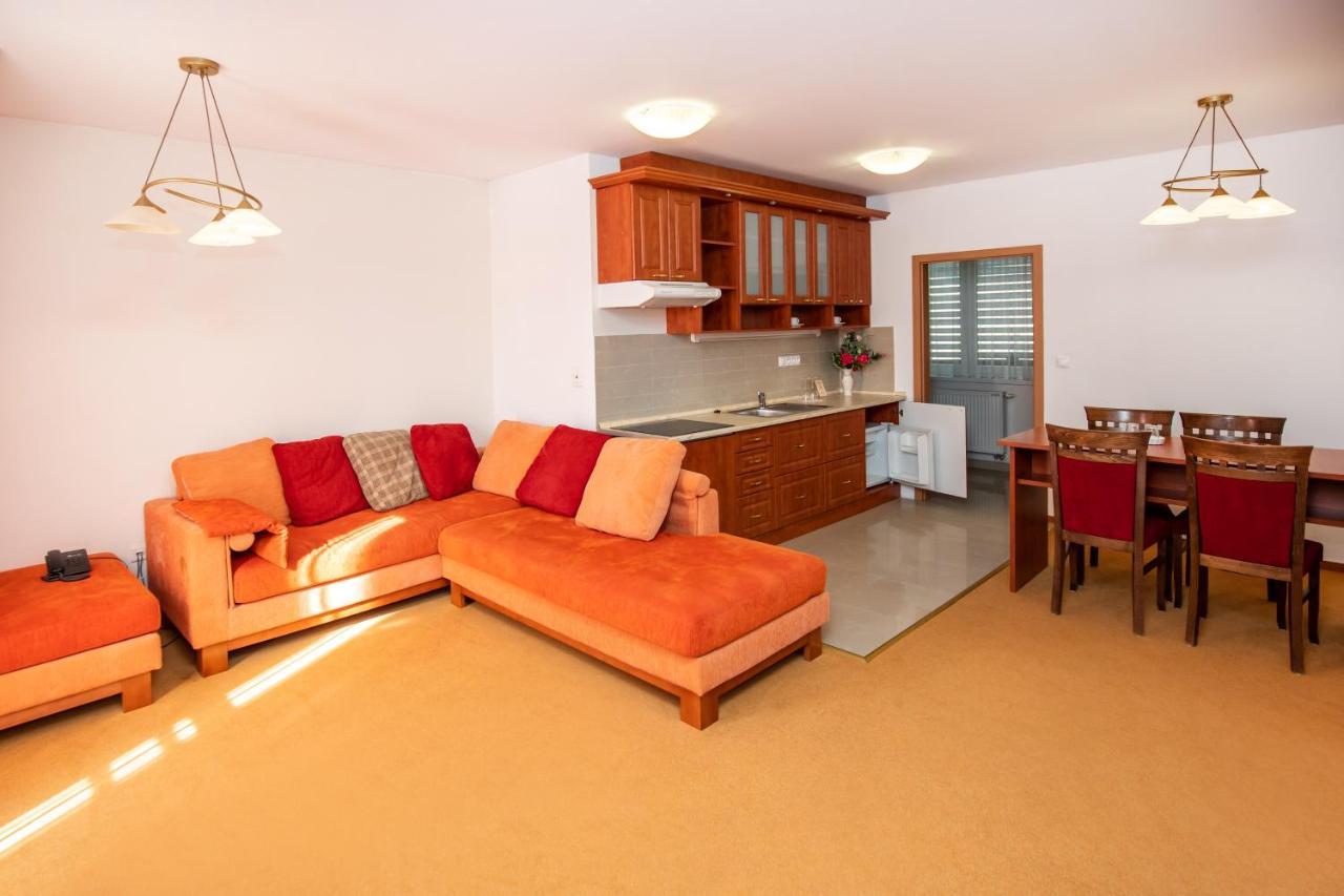 Hotel Boss زيلينا المظهر الخارجي الصورة